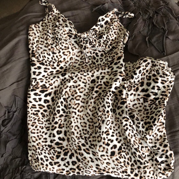 nordstrom Dresses & Skirts - Row🖤A animal print dress nordstrom Dresses & Skirts - Row🖤A animal print dress